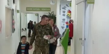 “Vishni maskat dhe merrni vaksinën”/ Mjekët këshillojnë mbi masat për të evituar komplikacionet nga gripi, që ka prekur shumicën e popullsisë.