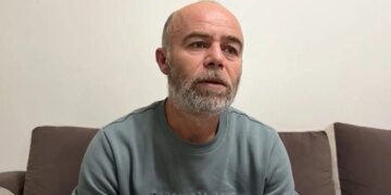 Vrasja e 14-vjeçarit në Maliq: Reagimi i babait pas lirimit të dy të dyshuarve - Jemi të shkatërruar, ngushëllimin e prisnim te drejtësia