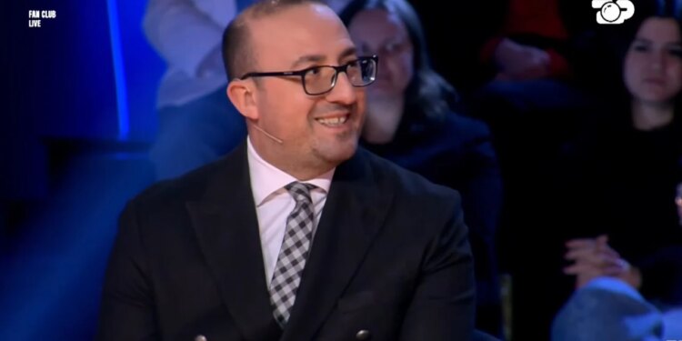 “Vrenozin na lidh jo vetëm partia, por edhe fasulet”, Korreshi shprehet në ‘Fan Club’: Të biesh në gjumë me një vajzë në BB do të thotë…