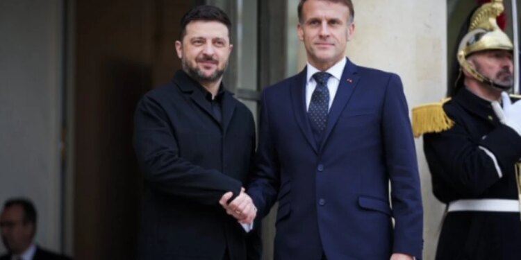Zelensky dhe Macron takohen në Paris; presidenti ukrainas thekson nevojën për përfundimin e sa më shpejt të luftës.
