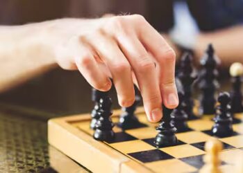 120 fëmijë përballen me sfidat e mendjes, 15 shkolla në Tiranë e ofrojnë sportin e shahut si lëndë mësimore zgjedhëse.