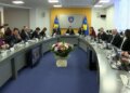 “2025, vit i përparësive politike”/ Ekspertët në Kosovë: Pasojat e krizës vazhdojnë, pritet kthimi në fokusin e interesave qytetare