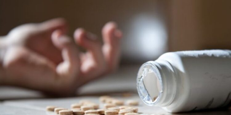 34-vjeçari, i dyshuar për konsumimin e fotoksinës, ndërroi jetë në spital.