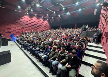 Mbështetje masive/ Ervin Salianji mbush Pallatin e Kulturës së Lezhës me simpatizantë të PD-së