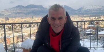 57-vjeçari humb jetën pas një përleshjeje në rrugë; Andi Vokrri mbetet në burg, deklaron se nuk ka pasur rol në vrasje.