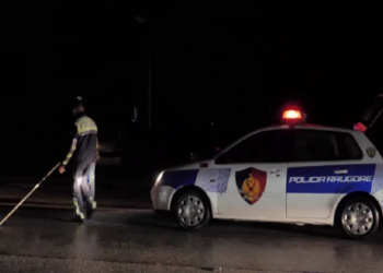 Aksident në Kukës, një 49-vjeçare goditet nga automobili i shoferit.