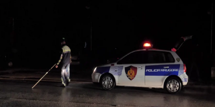 Aksident në Kukës, një 49-vjeçare goditet nga automobili i shoferit.