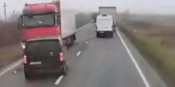 Aksidenti fatal në Rumani: Dëshmia e fortë e të mbijetuarit për mjekun grek, shkaku i bllokimit të timonit te shoferi pas parakalimit ishte…