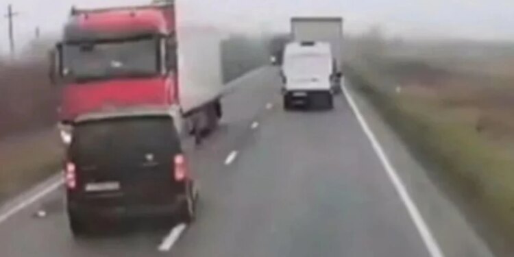 Aksidenti i rëndë i tifozëve grekë/ Viktimat arrijnë në 7, dyshohet për një shqiptar në mesin e të ndjerëve