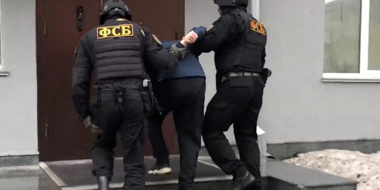 Akuzat për spiunazh/ Shërbimi Federal shkarkon diplomatin britanik dhe i jep dy javë për t'u larguar nga Rusia.