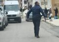 Arratisja e Altin Ndocit: Efektivi që e ndoqi, po ai që i dorëzoi telefonin Veliajt pranë furgonit të policisë.