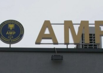 Arrestohen shefi i policisë dhe dy efektivë në Orikum, pas akuzave për marrjen e 270 mijë lekëve nga një shtetas në këmbim të premtimit për shmangien e arrestimit.