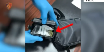 Arrestohet 31-vjeçari pas gjashtë muajsh hetim për shpërndarje kanabisi në Fier
Hetimet për aktivitetin kriminal të tregtisë së narkotikëve vazhdojnë të japin rezultate, ku Sektori për Hetimin e Narkotikëve, në bashkëpunim me Prokurorinë dhe Forcën e Posaçme Operacionale të DVP Fier, ka finalizuar operacionin policor të koduar “Target”. Ky operacion u udhëhoq për gjashtë muaj duke përdorur metoda speciale hetimi. Arrestohet […]