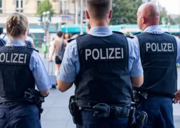 Arrestohet emigranti 26-vjeçar sapo mbërrin në Gjermani, pas akuzave për përdhunim të përsëritur ndaj motrës së tij të mitur.