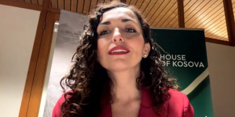 “Askush nuk na ka kërkuar asnjë ndihmë financiare” / Presidentja Osmani në ‘Top Story’: Do të qëndrojmë me Shqipërinë pranë SHBA-së