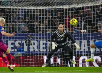 Barcelona pëson, por fiton derbin ndaj Espanyol, duke u distancuar më shumë nga Real Madridi.