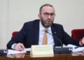 Bardhi: Shteti qëndron i palëkundur përballë dhunës dhe vandalizmit, si përgjigje ndaj deklaratave të Ramës mbi protestën: Kryeministër i skaduar.