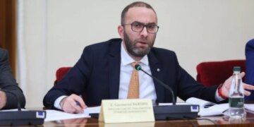 Bardhi: Shteti qëndron i palëkundur përballë dhunës dhe vandalizmit, si përgjigje ndaj deklaratave të Ramës mbi protestën: Kryeministër i skaduar.