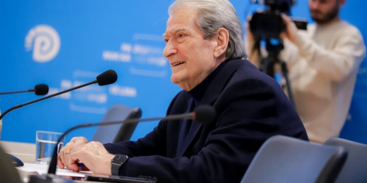 Berisha kritikë ndaj Gjykatës Kushtetuese: Edi Rama e ka kontrolluar në mënyrë të dhunshme, duke uzurpuar autoritetin e institucioneve të tjera gjyqësore.