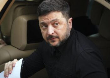 Bisedime mes SHBA-së, Ukrainës dhe Rusisë në Emiratet e Bashkuara: Zelensky pas takimit me Trump shpall se dokumentet për përfundimin e luftës janë gati.