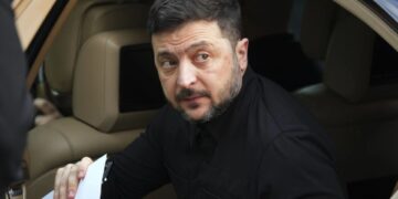 Bisedime mes SHBA-së, Ukrainës dhe Rusisë në Emiratet e Bashkuara: Zelensky pas takimit me Trump shpall se dokumentet për përfundimin e luftës janë gati.