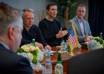 Bisedimet për paqe në Ukrainë vazhdojnë në Abu Dhabi pas një luftë të gjatë pothuajse katërvjeçare me Rusinë, pa përfshirjen e përfaqësuesve të Trump.