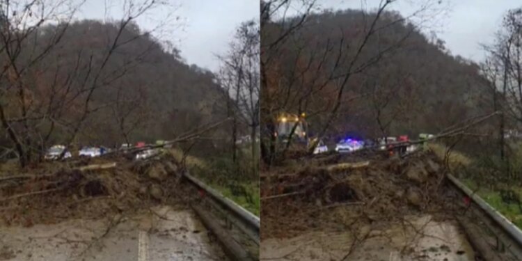 Bllokohet rruga Kombëtare Tepelenë-Gjirokastër, për shkak të masivit të shtuforit që shkakton pritet për automjetet.