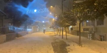 Bora e dendur fillon në Bulqizë, situata në rrugët nacionale dhe rurale përkeqësohet