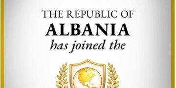 Bordi i Paqes, pranon Shqipërinë si një nga anëtarët e parë të organizatës ndërkombëtare në zhvillim.