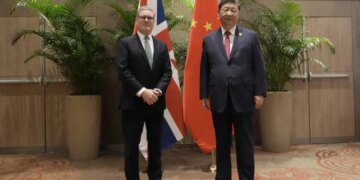 Britania dhe Kina rinisin “Epokën e Artë”, ndërsa Keir Starmer përgatit udhëtimin në Pekin. Emra të njohur të biznesit do të jenë të pranishëm.