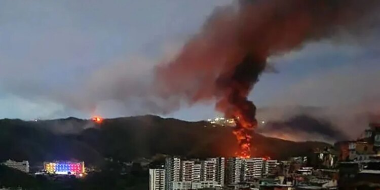 Ceremonia ushtarake në Havana për trupat e 32 kubanëve të vrarë në Venezuelë