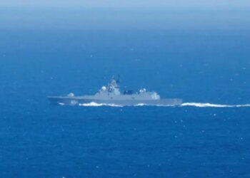 Çfarë po ndodh në Atlantik? Rusia dërgon anije luftarake për të mbrojtur një tanker të naftës venezueliane, i ndjekur nga SHBA.