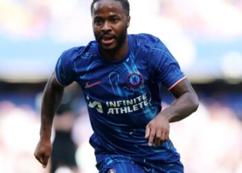 Chelsea ndërpret kontratën, sulmuesi anglez i afërt me kalimin te rivalët e përjetshëm të "Bluve"