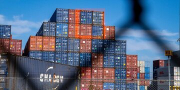 Cili do të jetë përgjigja e Europës pas kërcënimeve nga Trump? Bloomberg: BE po analizon aplikimin e tarifave për produktet amerikane me një vlerë prej 93 miliardë eurosh.