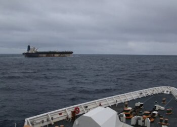 Cisterna e sekuestruar nga SHBA, reagimi i fortë i Rusisë: Askush nuk ka të drejtë të përdorë forcë ndaj anijeve të tjera.