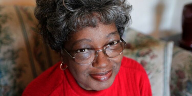 Claudette Colvin, një figurë e rëndësishme në luftën kundër ndarjes racore në Shtetet e Bashkuara, ka ndërruar jetë në moshën 86 vjeçare.