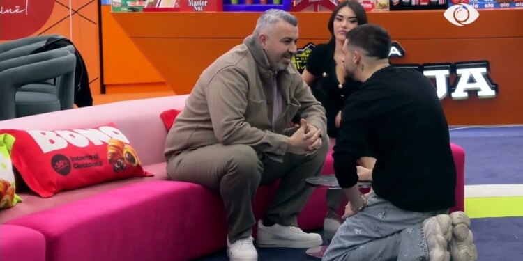 Debati mes Gimbos dhe banorit Rogert: Flet për ndarjen e një fëmije nga jeta