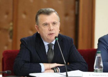 Debati në Konferencën e Kryetarëve: Balla-i bën thirrje opozitës që, në rast tërheqjeje nga pakti për reformat, puna do të vazhdojë edhe pa ata.