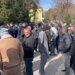 Dëmet e përmbytjeve në sektorin bujqësor, fermerët protestojnë para bashkisë së Maliqit: Apelojmë për dëmshpërblim!