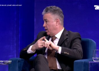 Deputeti i PD-së për Ramën: “Qesharak në çdo aspekt”, duke theksuar se nuk ka treguar reagim të tillë për asnjë protestë tjetër.