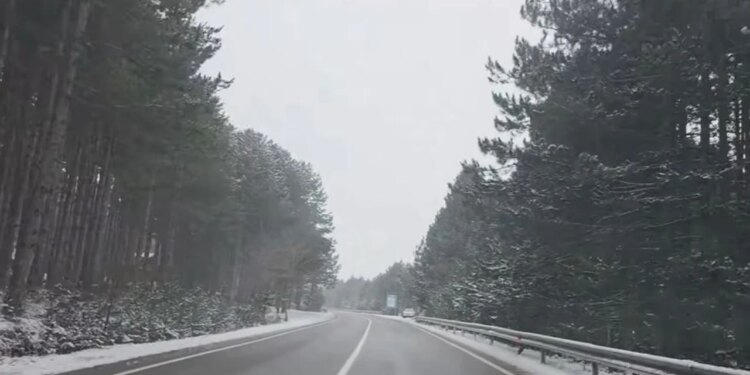 Dibra përballet me një situatë të vështirë për shkak të mungesës së energjisë elektrike dhe bllokimit të disa akseve dhe rrugëve.