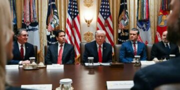 Diskutime të reja mes demokratëve dhe republikanëve, Trump thirri kabinetin: Jemi në përpjekje për të shmangur një mbyllje të dytë të qeverisë.