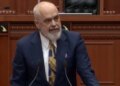 “Do të ngrini kartonët dhe do të votoni,” Rama drejtohet deputetëve të PD: Do të ulem si anëtar i Bordit të Paqes në Shtëpinë e Bardhë.