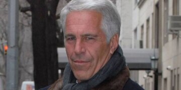 Dosja Epstein: Departamenti Amerikan i Drejtësisë publikon 3 milion dokumente, 2 mijë video dhe 180 mijë fotografi.