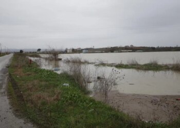 Durrësi përballon përmbytjet si rezultat i reshjeve, ja situata aktuale në qytet.