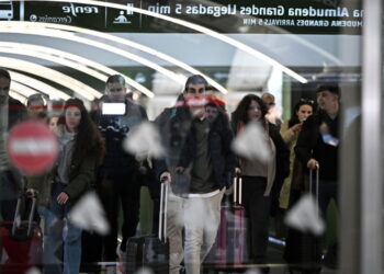 Dy incidente hekurudhore në Barcelonë, 15 persona të lënduar nga rënia e një muri.