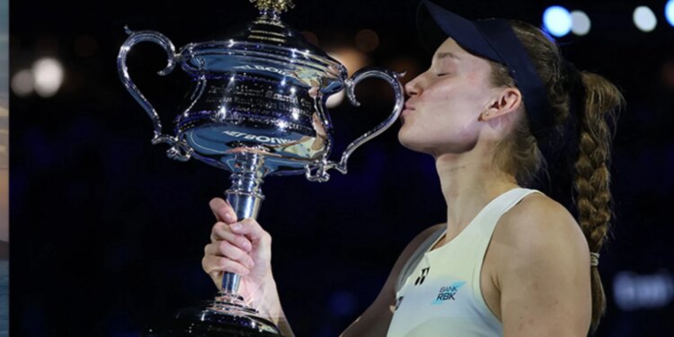 Elena Rybakina fiton Australian Open, duke e mposhtur Sabalenkën në finale.