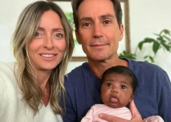 “Embrioni i gabuar është implantuar”, çifti merr në gjyq klinikën e fertilitetit: Ne jemi kaukazianë, fëmija…