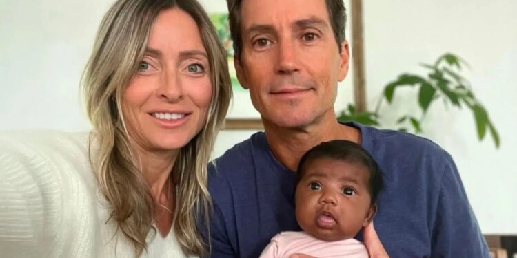 “Embrioni i gabuar është implantuar”, çifti merr në gjyq klinikën e fertilitetit: Ne jemi kaukazianë, fëmija…