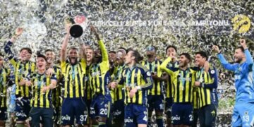 Fenerbahçe triumfon ndaj Galatasaray në derbin e Stambollit për Superkupën e Turqisë, Guendouzi shënon në debutim.